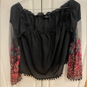 Zanzea stunning blouse with embroidered sleeves XL